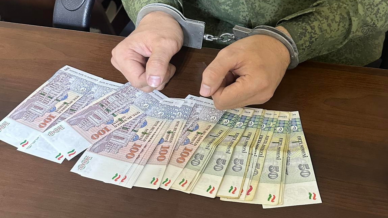 Ошкори ҳолати гирифтани пора аз тарафи шахси мансабдор