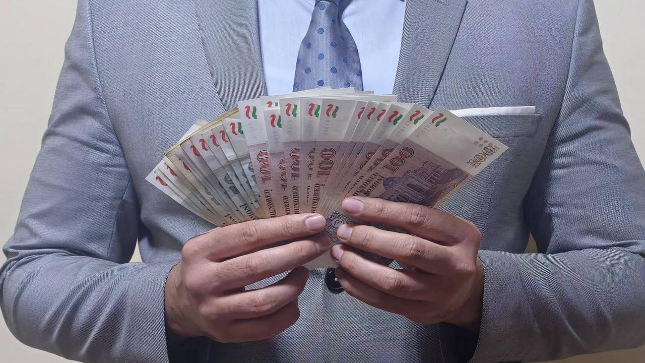 Ошкори ҳоллати қаллобии сардори шуъбаи омори ноҳияи Ҷайҳуни вилояти Хатлон