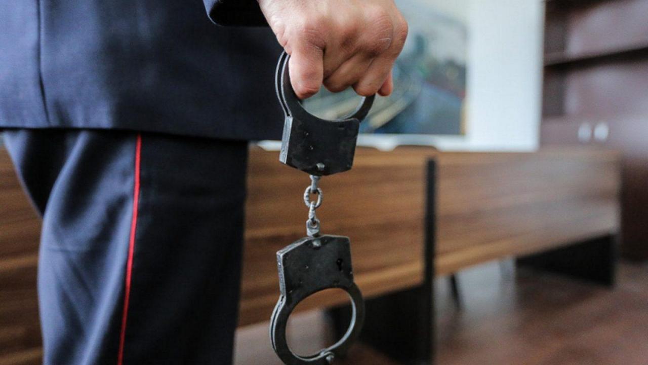 Ошкори холлати даст ба ҷиноят задани кормандони милитсия