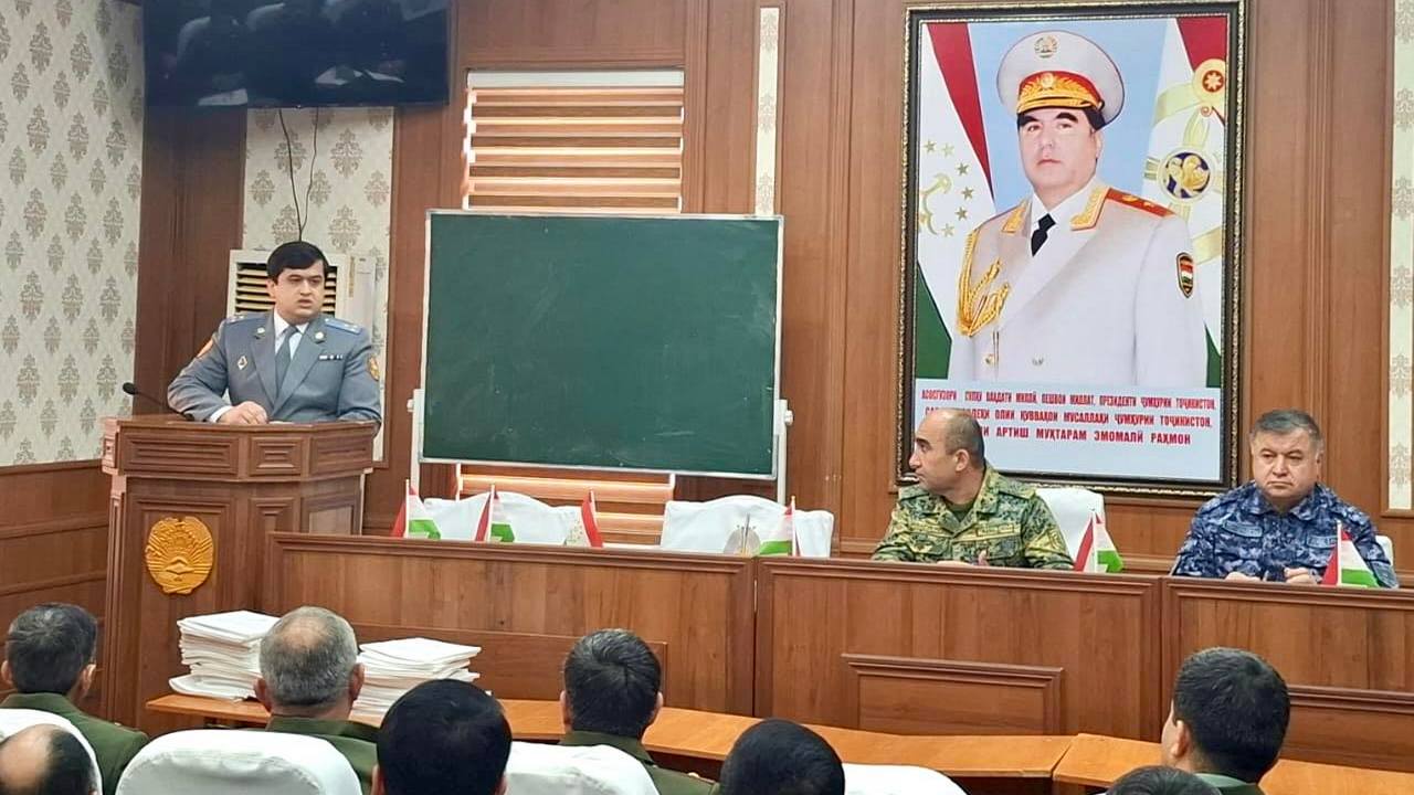 Баргузории вохӯрӣ бо кормандони pаёсати хадамоти давлатии оташнишонӣ дар вилояти  Хатлон