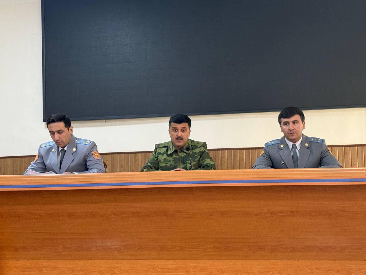 Вохӯрии судманд бо масъулини Вазорати мудофиаи Ҷумҳурии Тоҷикистон