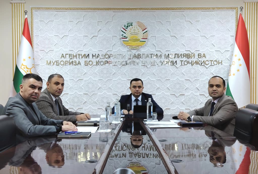 Баргузории мизи мудаввари маҷозӣ бо масъулини Прокуратураи генералии Ҷумҳурии Беларус